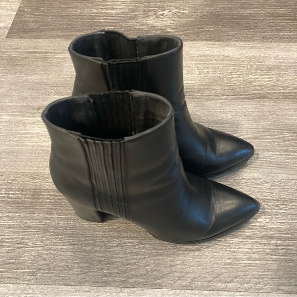 Seychelles Leather Black Ankle Boots - Picture 5 of 9